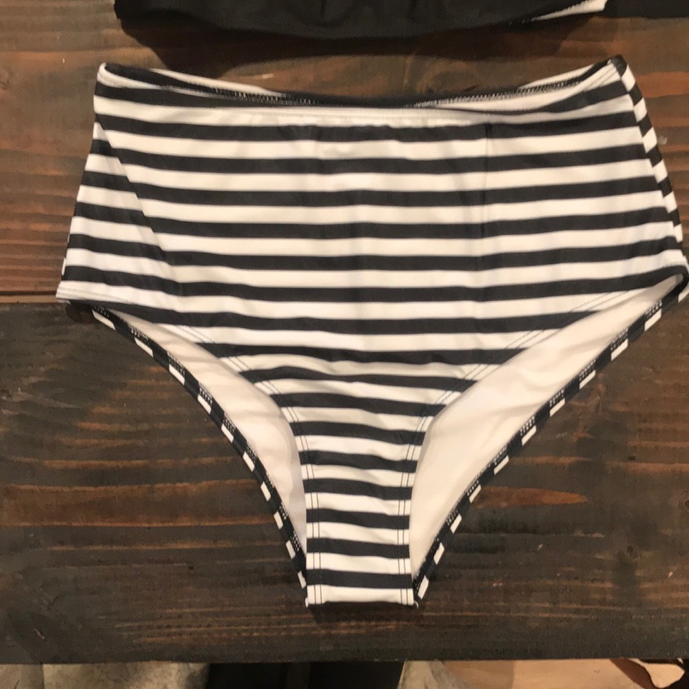 Swimsuit - Picture 3 of 3